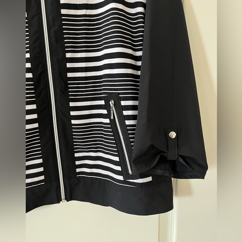 Sale! Chico’s Black & White Lightweight Jacket Zipper Women’s Size Large - Picture 16 of 16
